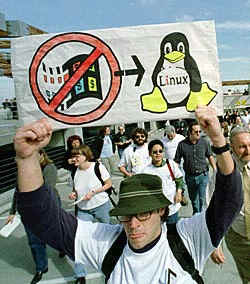 NT_LinuxProtest.bmp (213622 bytes)