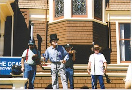 fiddlers.jpg (24868 bytes)